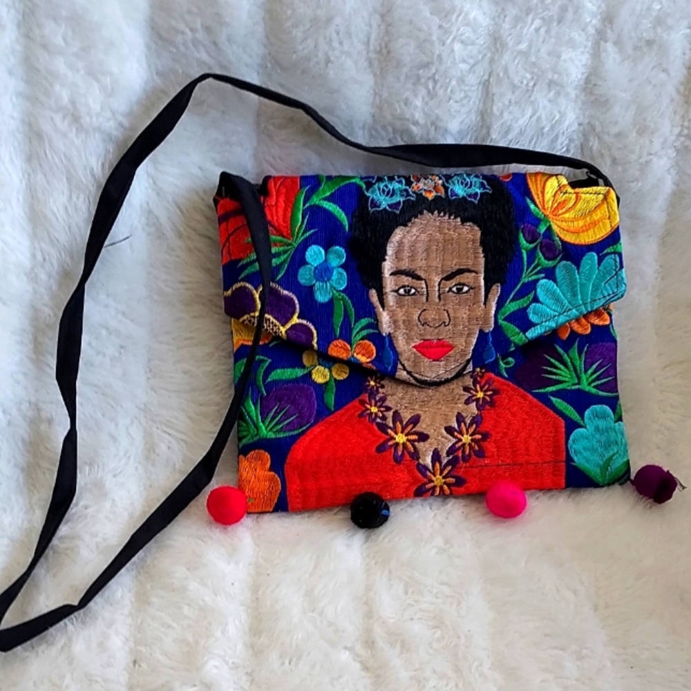 Yucatan medium-sized bag multi colors.